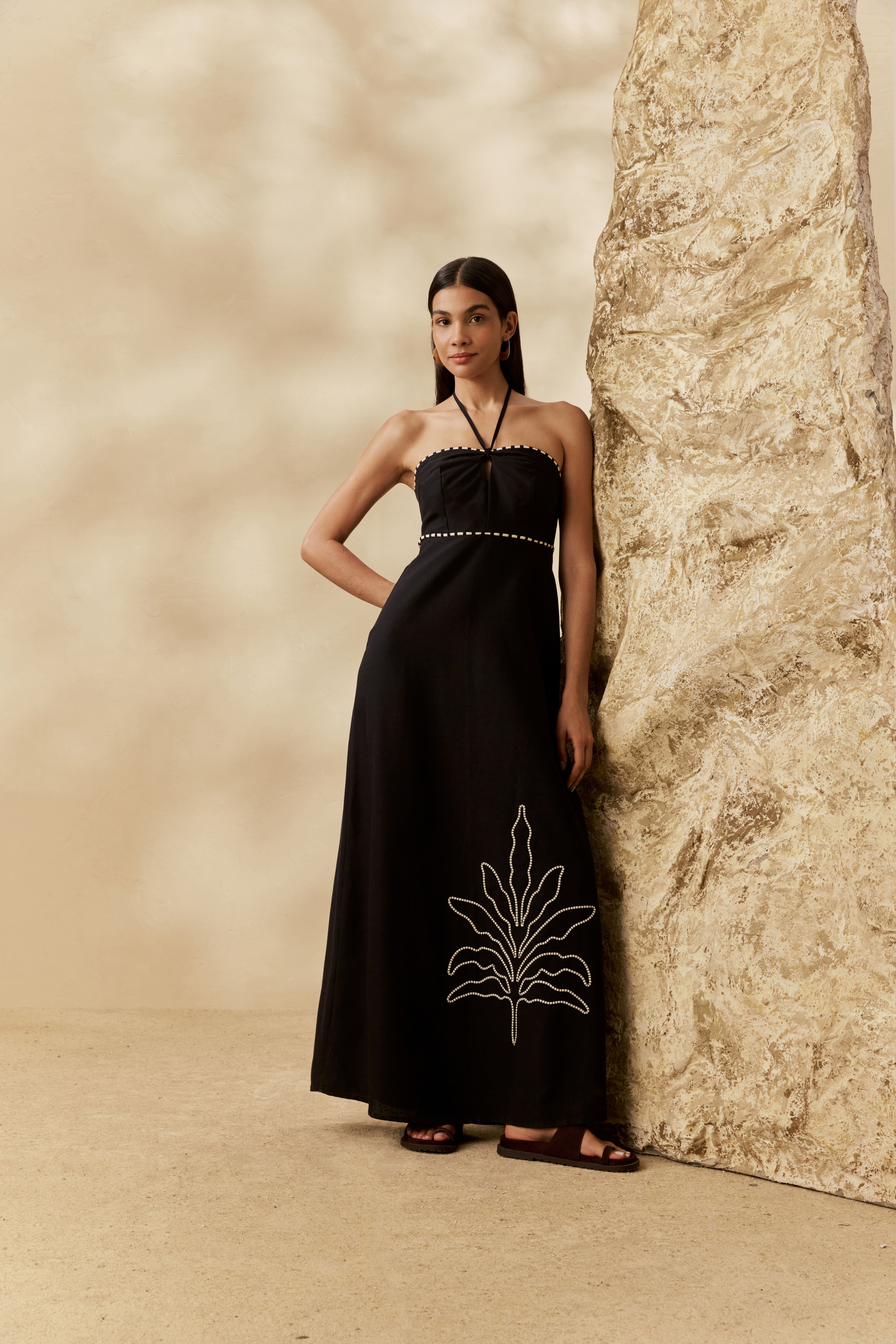 VESTIDO LONGO BORDADO BLACK