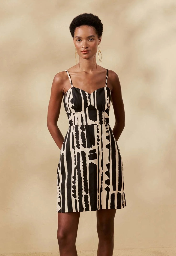 VESTIDO CORTO LINEA
