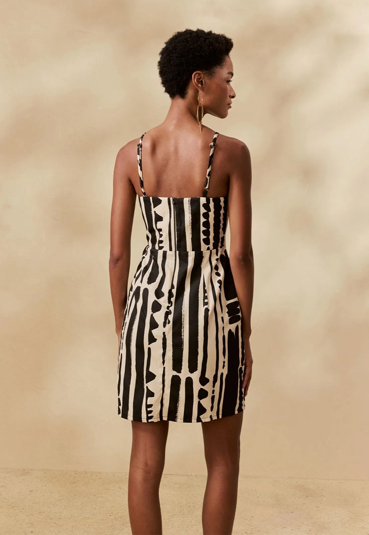 VESTIDO CORTO LINEA